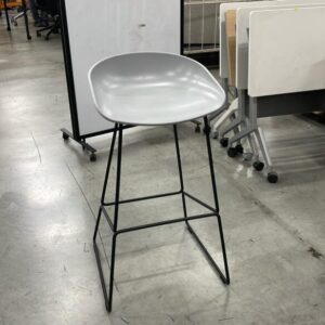 HAY ヘイ ABOUT A STOOL アバウト ア スツール グレーの商品画像