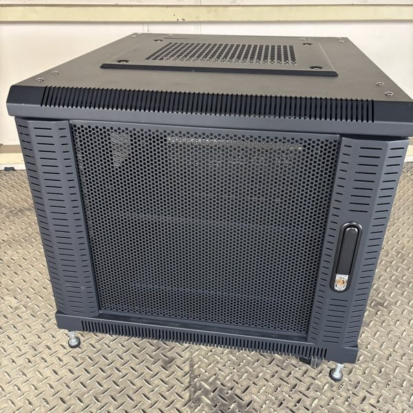 SANWA サンワサプライ メッシュパネル 100-SV011 サーバーラック ネットワーク機器 収納 19インチ 奥行き70cmの商品の画像